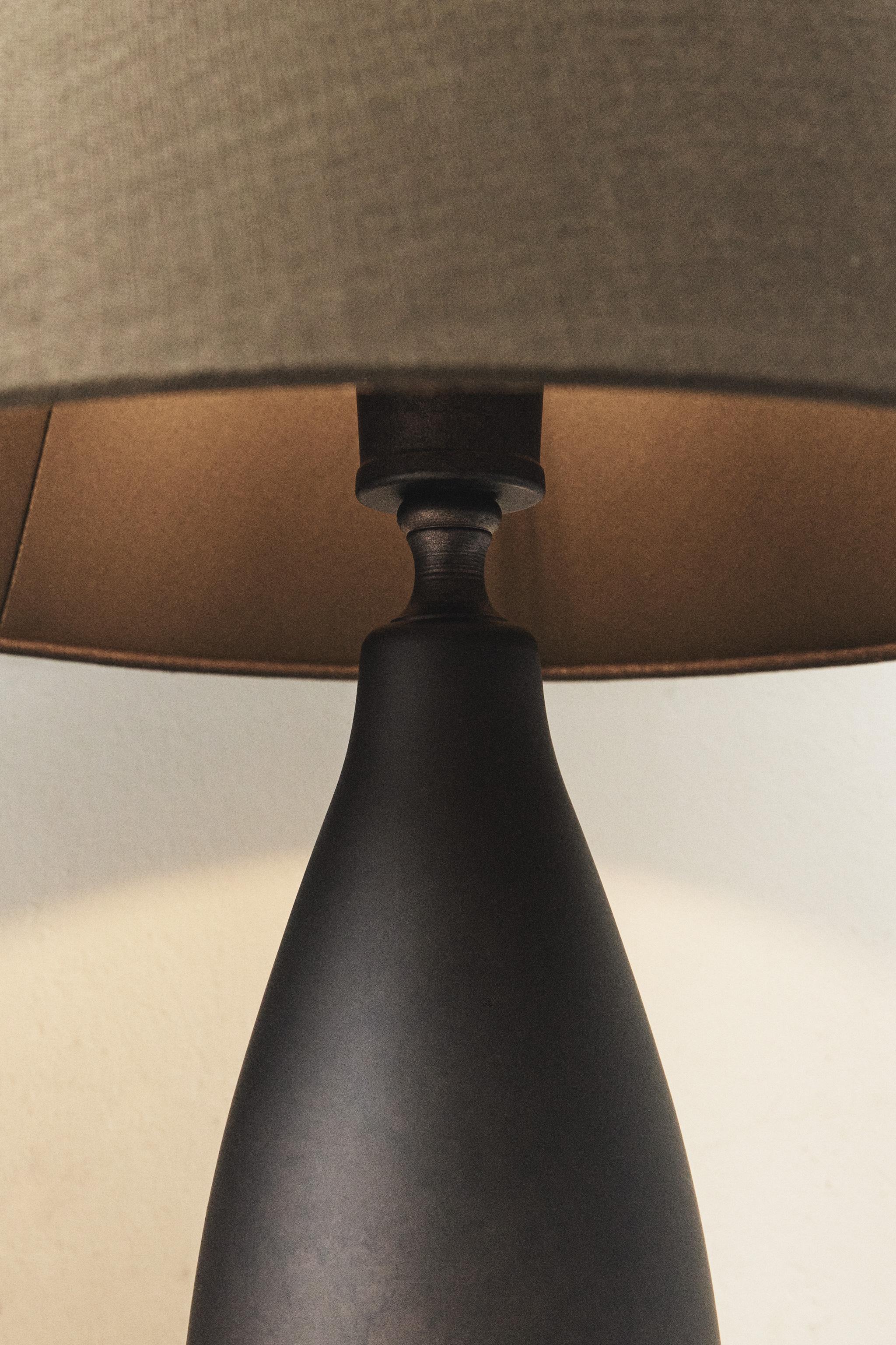 LAMPE DE TABLE PIED EN FER